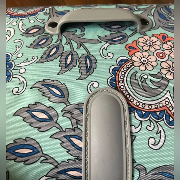 Vera Bradley Rolling Suitcase in RETIRED Fan Floral - Picture 10 of 13